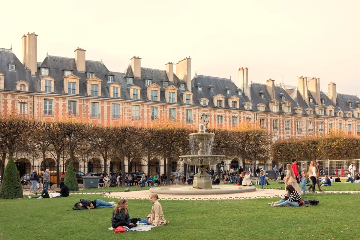 Place des Vosges, Paris